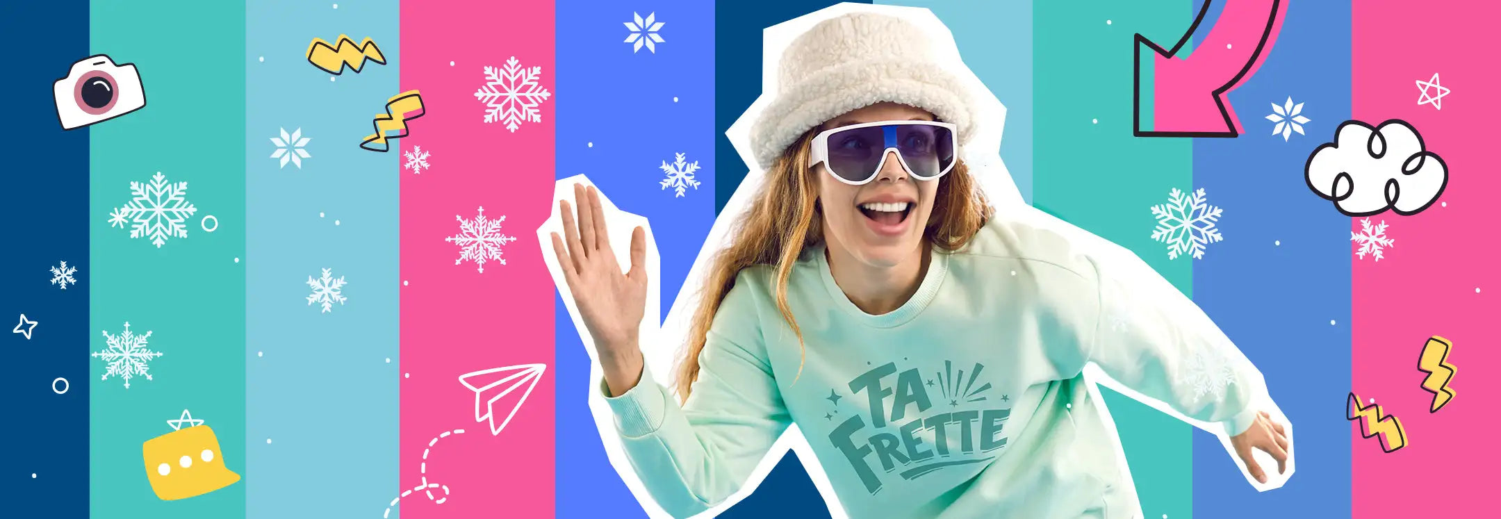 Une femme portant un sweatshirt vert menthe clair avec 'fa frette' imprimé dessus et un bonnet tricoté beige.